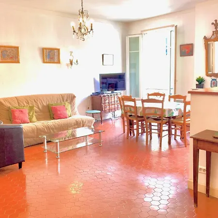 Riviera: Spacious 5-room Duplex Near Sea In Old Town Port