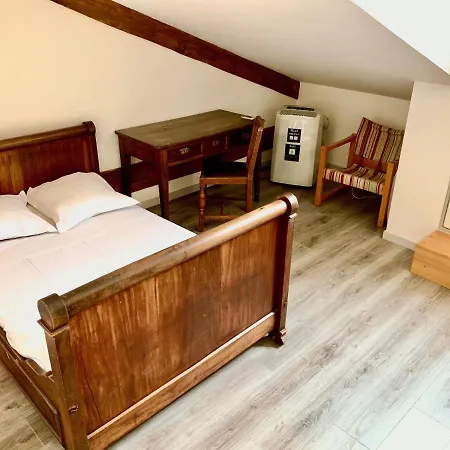 Riviera: Spacious 5-room Duplex Near Sea In Old Town Port Apartment Nice