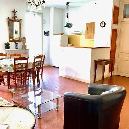 Riviera: Spacious 5-room Duplex Near Sea In Old Town Port Apartment