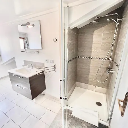Riviera: Spacious 5-room Duplex Near Sea In Old Town Port * Nice